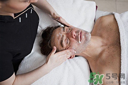 男人臉上酒刺怎么去掉？臉上長(zhǎng)酒刺是怎么回事？