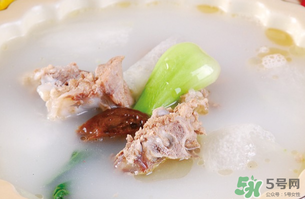 排骨湯燉多久最好？排骨湯燉怎么燉最好喝？