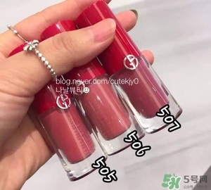 阿瑪尼小胖丁唇釉哪個色最火？阿瑪尼小胖丁唇釉保留了紅管的哪個色？