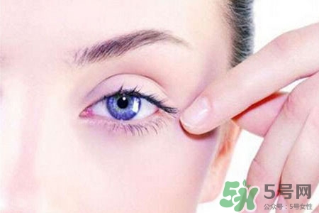 眼睛哭腫了怎么辦？眼睛哭腫了如何快速消腫？