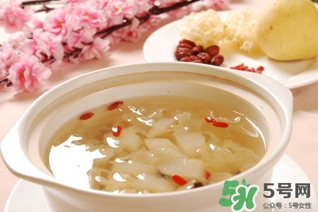 喝銀耳紅棗湯會(huì)發(fā)胖嗎？晚上吃銀耳紅棗湯長會(huì)胖嗎？