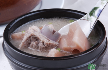 排骨湯可以隔夜喝嗎？隔夜的排骨湯還能喝嗎？