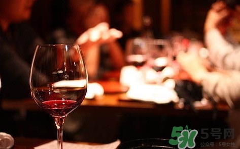 帶牙套能喝酒嗎？帶牙套可不可以喝酒？