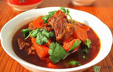 牛肉可以和胡蘿卜一起吃嗎？牛肉和胡蘿卜能一起吃嗎？