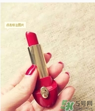 復(fù)古紅口紅適合學(xué)生嗎？復(fù)古紅口紅顯老嗎？