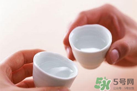 喝白酒能喝出白血病嗎？白血病人能喝酒嗎？