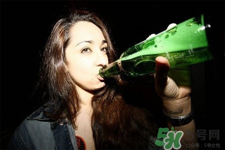喝白酒后怎么解酒？喝白酒后吃什么解酒最有效？