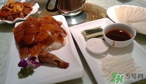 北京烤鴨怎么吃？北京烤鴨怎么吃圖解