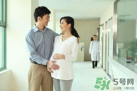 生孩子下面要剃陰毛嗎？分娩時需要剃毛嗎？