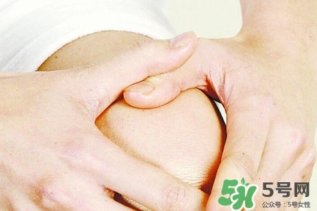 天冷膝蓋疼能在膝蓋處拔罐嗎？緩解膝蓋疼的6個(gè)小妙招