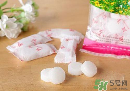 樟腦丸對(duì)跳蚤有用嗎？樟腦丸可以除跳蚤嗎？