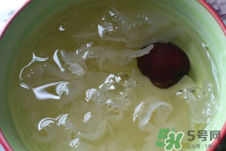銀耳湯熬多久才好?怎樣熬銀耳湯最好喝? 銀耳湯熬多久才好?怎樣熬銀耳湯最好喝?