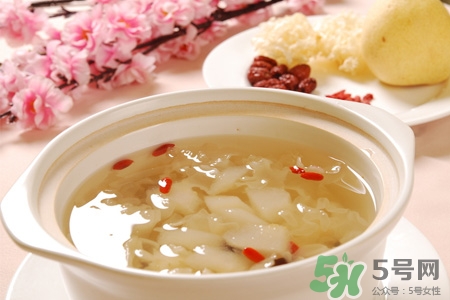 喝銀耳湯能補(bǔ)充膠原蛋白嗎？補(bǔ)充膠原蛋白的食物有哪些？