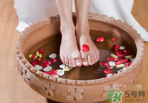 熱水泡腳可以補(bǔ)血嗎？熱水怎么泡腳可以補(bǔ)血？