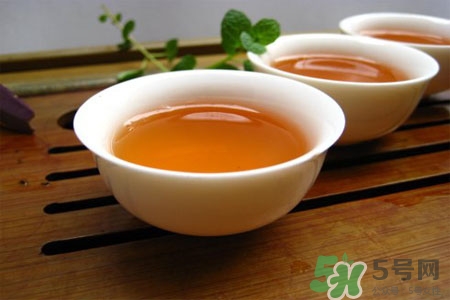 冬天喝菊花茶好嗎？冬天喝菊花茶加枸杞好嗎？