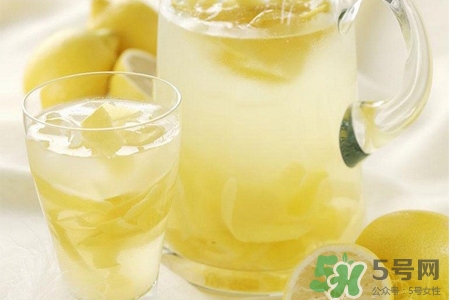 檸檬水可以用熱水泡嗎？檸檬水用涼水泡還是熱水泡？
