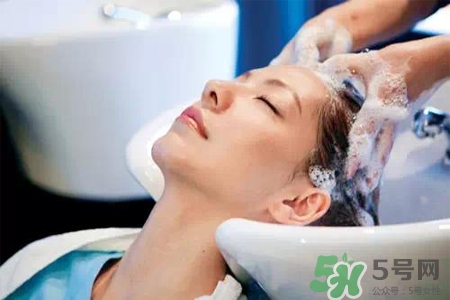 產(chǎn)后可以洗頭嗎？產(chǎn)后多久可以洗頭發(fā)？