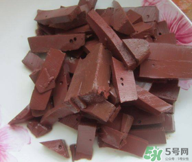 坐月子可以吃羊血嗎？坐月子能吃羊血嗎？