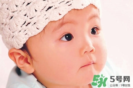 寶寶能穿羽絨服嗎？寶寶多大可以穿羽絨服？