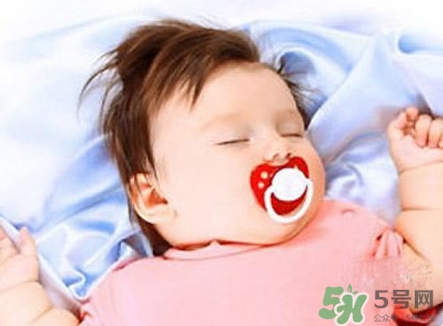 安撫奶嘴乳膠好還是硅膠好？怎么挑選安撫奶嘴？
