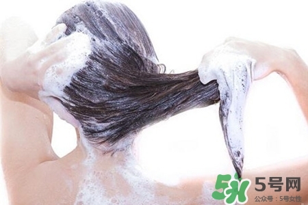 冬天洗冷水澡好嗎？冬天洗冷水澡的好處與壞處