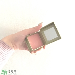貝玲妃蒲公英蜜粉怎么用？benefit貝玲妃蒲公英蜜粉使用方法
