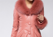 冬天穿皮衣和羽絨服哪個更保暖？冬天穿皮衣好還是羽絨服好？