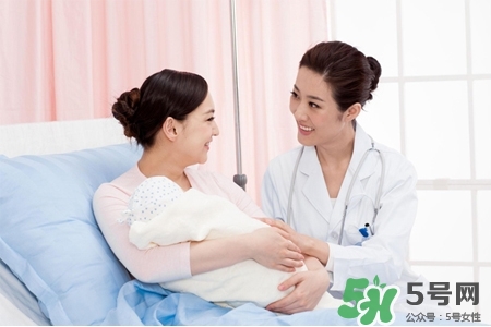 冬天哺乳穿什么？冬天哺乳期穿什么衣服喂奶好？
