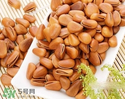松子和核桃哪個營養(yǎng)價值更高？松子和核桃哪個更容易發(fā)胖？