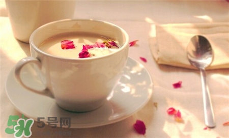 奶茶可以用綠茶來(lái)做嗎?奶茶用什么茶葉好?