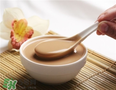 奶茶可以用綠茶來(lái)做嗎?奶茶用什么茶葉好?