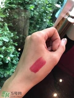 cl黑管口紅和金管有什么區(qū)別？cl黑管和cl金管哪個好？