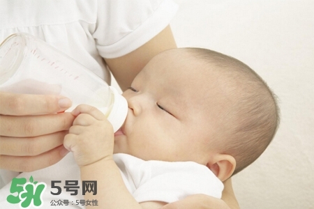 產(chǎn)后胸部下垂什么原因？產(chǎn)后胸部下垂怎么辦？