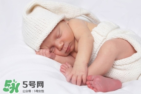 產(chǎn)后胸部下垂什么原因？產(chǎn)后胸部下垂怎么辦？
