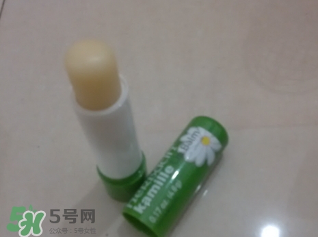 賀本清小甘菊唇膏生產(chǎn)日期怎么看？德國herbacin唇膏保質(zhì)期