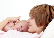 喂母乳為什么會胸部下垂？正確哺乳不會導(dǎo)致胸部下垂