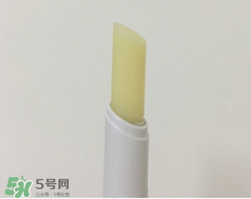 依泉和dhc唇膏哪個(gè)好？依泉唇膏和dhc唇膏哪個(gè)好？