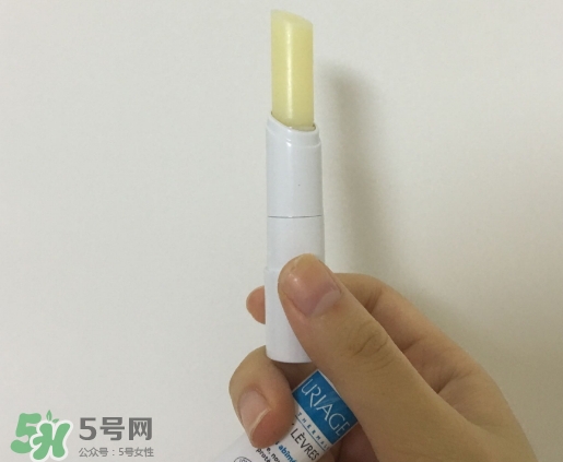 依泉和dhc唇膏哪個(gè)好？依泉唇膏和dhc唇膏哪個(gè)好？
