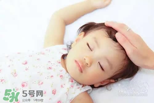 寶寶喜歡撞頭是怎么回事？寶寶喜歡撞頭怎么辦？