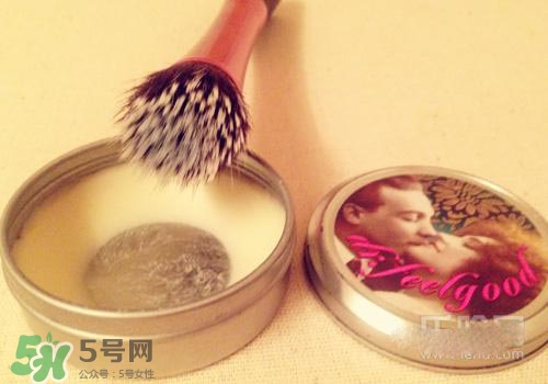 豬油膏和隔離霜哪個(gè)先用？豬油膏的使用步驟