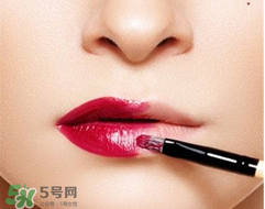 唇彩保質(zhì)期一般是多久？唇彩過期了還能用嗎？