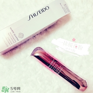 資生堂新透白精華和小燈泡哪個好？資生堂新透白精華和小燈泡對比