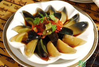 皮蛋有黑點(diǎn)能吃嗎？皮蛋有毒嗎？