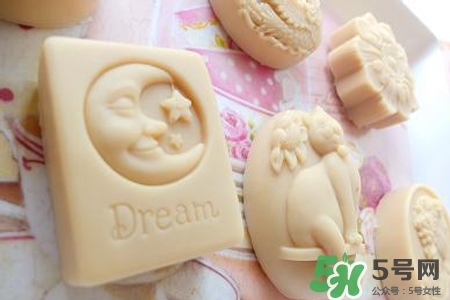 母乳做香皂可以洗臉嗎？母乳可以做面膜嗎？