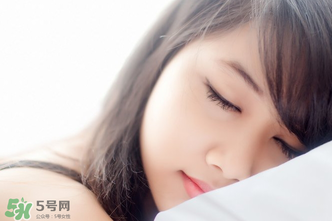 乳腺增生和乳腺結節(jié)的區(qū)別？乳腺增生和乳腺結節(jié)哪個嚴重