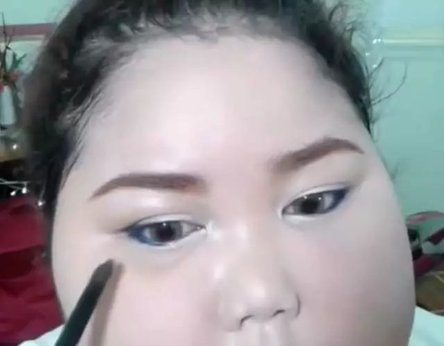 臉胖怎么化妝好看？臉大怎么化妝好看