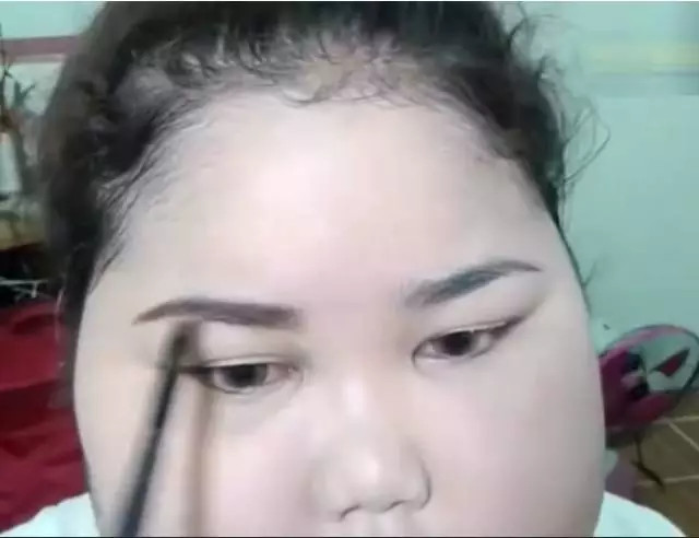 臉胖怎么化妝好看？臉大怎么化妝好看