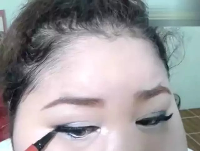 臉胖怎么化妝好看？臉大怎么化妝好看