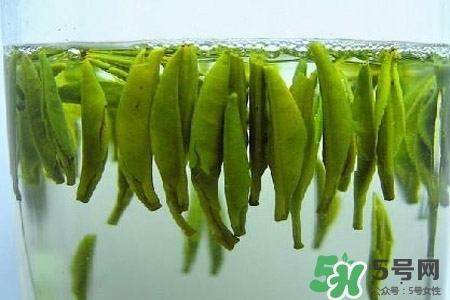 口含茶葉能治口臭嗎？口含茶葉有什么作用？