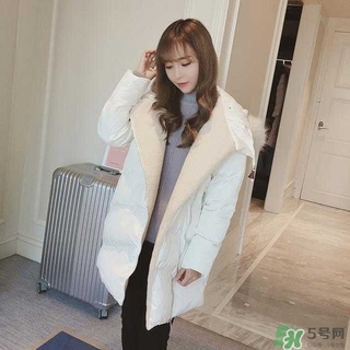 小個(gè)子女生適合穿什么羽絨服？個(gè)子矮的女生適合什么羽絨服